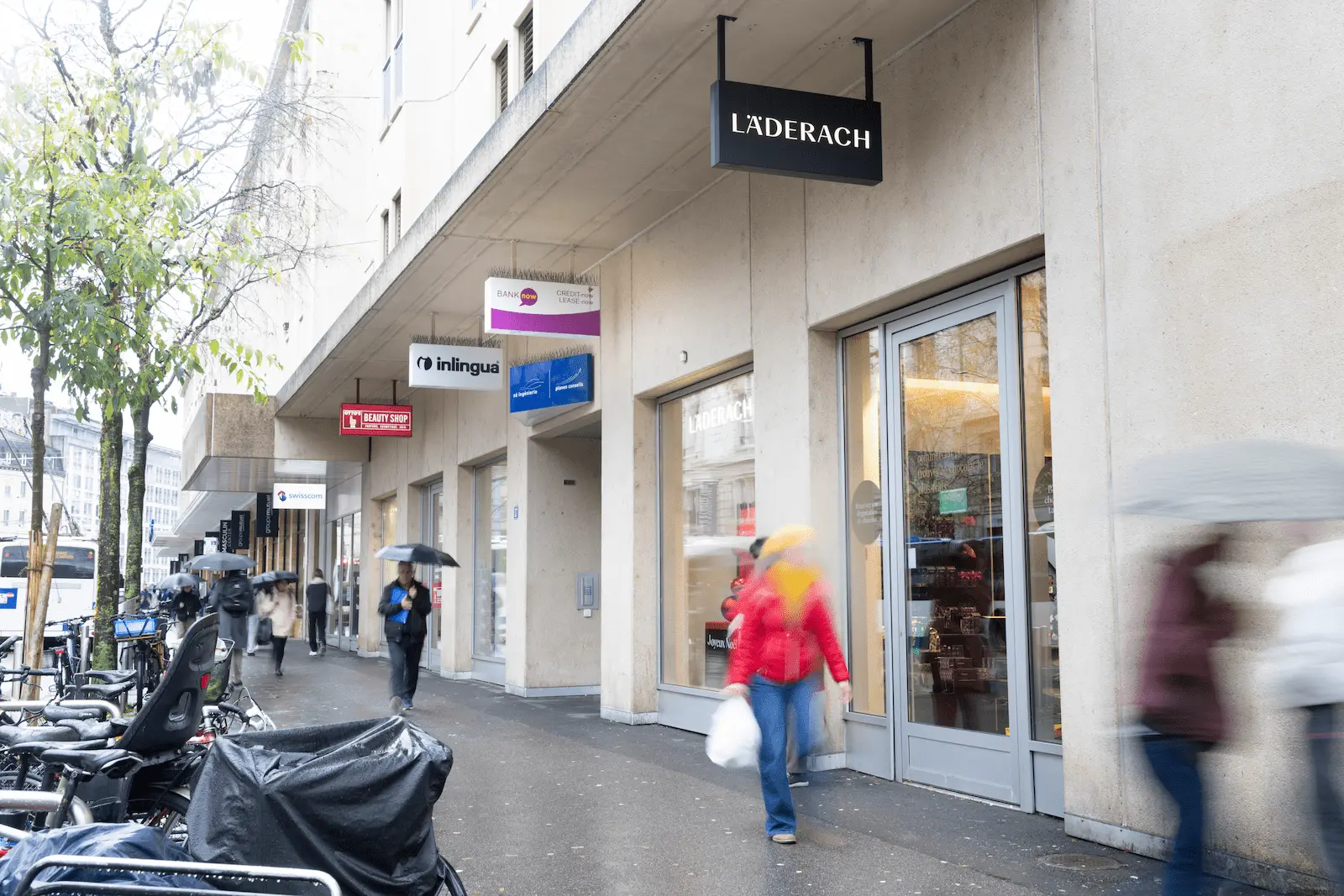 BANK-now Filiale Lausanne – Aussenansicht der Filiale in der Innenstadt